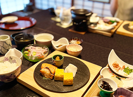 湯主一條の朝食・洋食