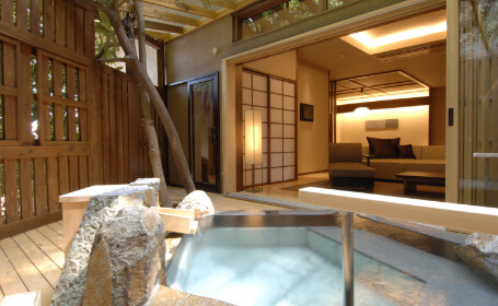 Rooms with an open-air bathing area