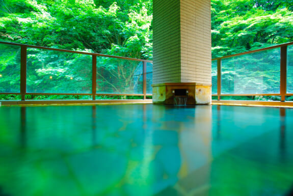 Dokutsu-no-yu (Hot spring of the cave)