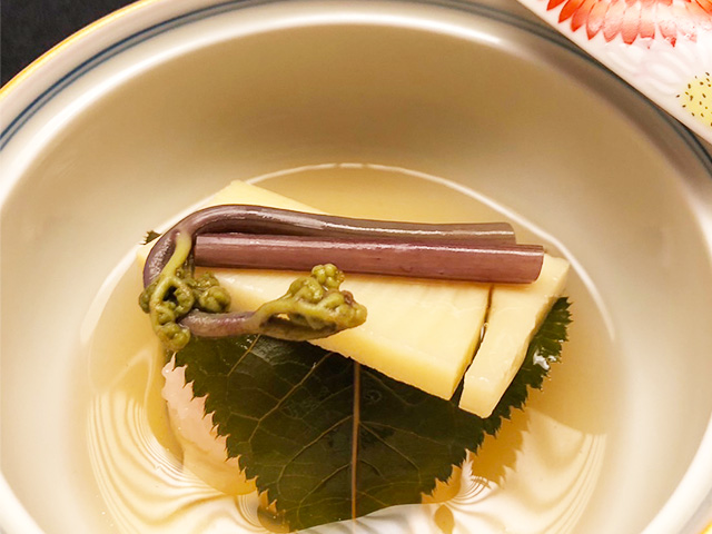 4月のコース料理　蓋物写真